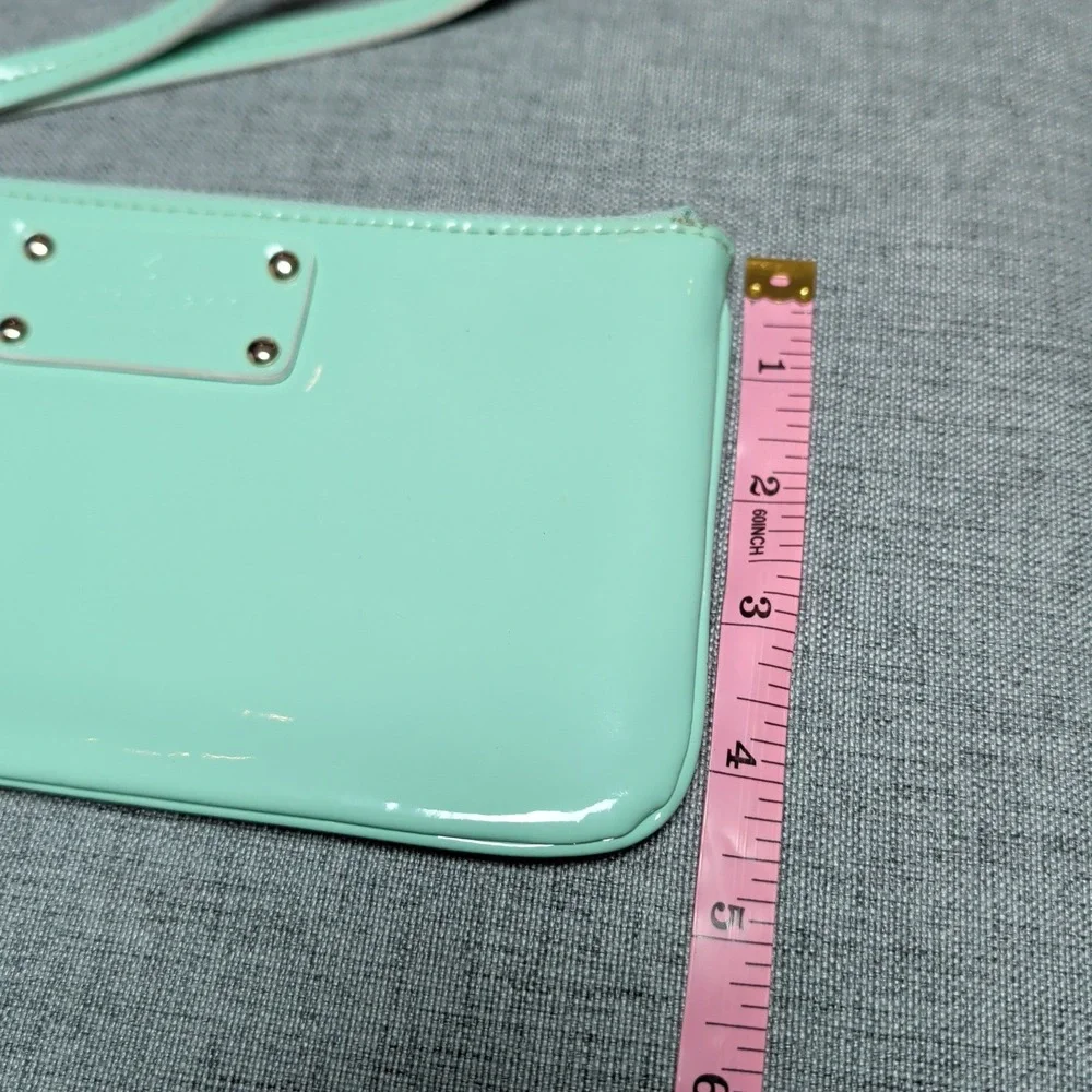 Kate Spade New York Mint Green Patent Leather Wristlet Pouch Polka Dot Lining‎
